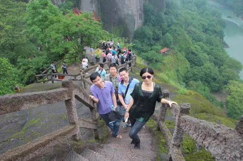 2015年公司組織福建武夷山旅游活動 2015年公司組織福建武夷山旅游活動